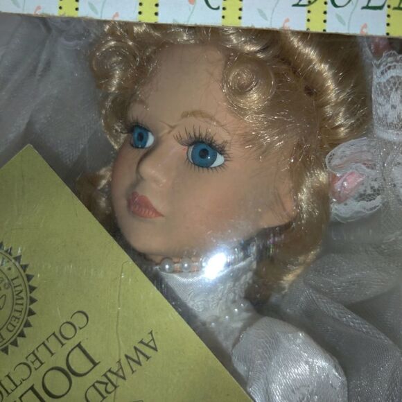 Seymour Mann A Connoisseur Collection Doll Barbara Ann 17'in Tall In Box. Packag - Picture 8 of 9